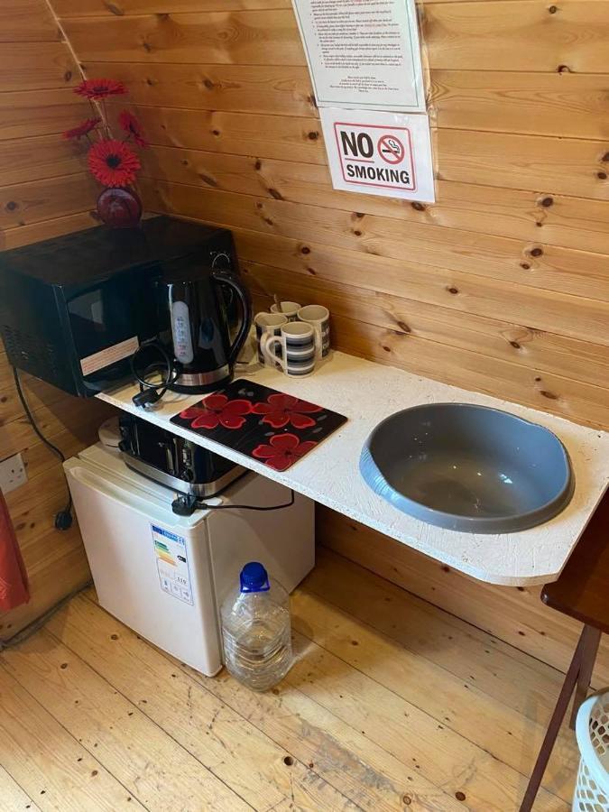 Hotel Meadow Glamping Carmarthen Zewnętrze zdjęcie